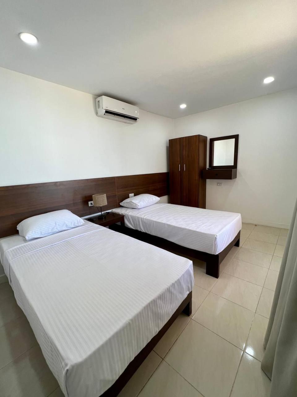 Serafy City Center Hostel And Pool For Foreigners Adults Only Hurghada Bilik gambar